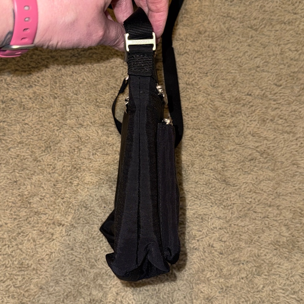 Baggallini Black Crossbody Bag - Picture 10 of 15